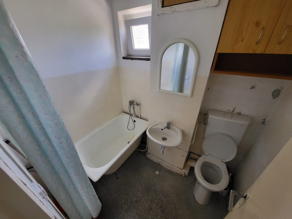 Apartament cu 2 camere, 42 mp, etaj intemediar, zona Casa Piratilor