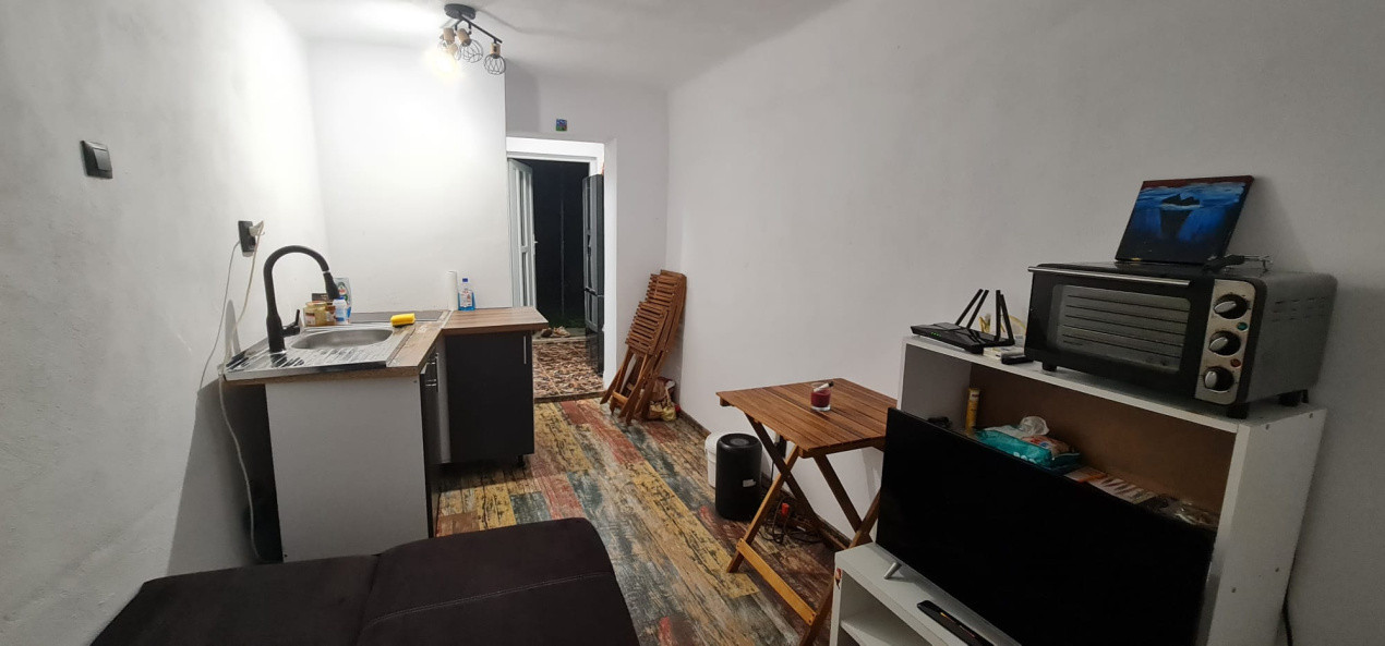 Garsoniera plus gradina langa UMF