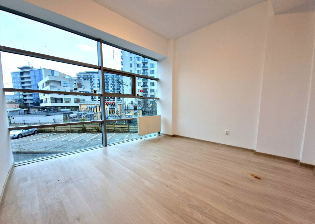 Apartament 3 camere , etaj intermediar, zona Iris 