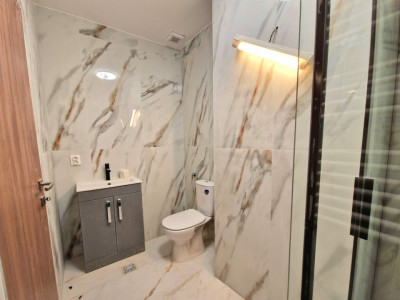 Apartament 3 camere , etaj intermediar, zona Iris 