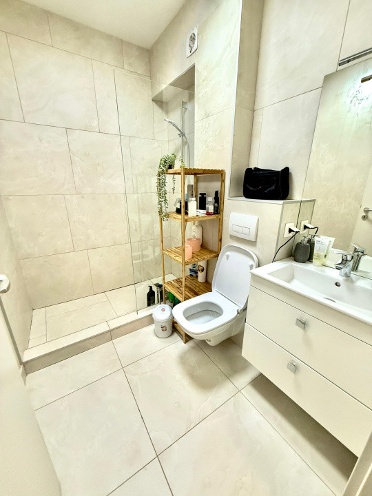 Apartament 3 camere, 77mp mobilat,utilat, garaj, boxă, 2 băi, etaj 2/4