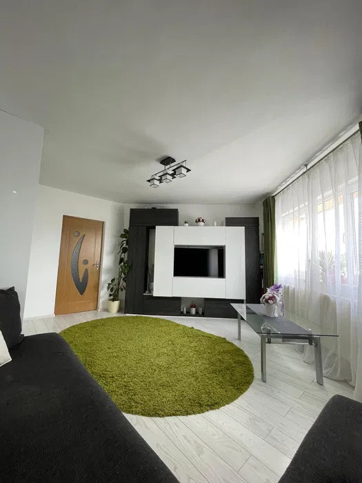 Apartament 2 camere decomandate, 52 mp, balcon, zona Teleorman