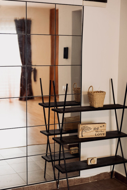 Apartament spațios cu 3 camere in zona Parcul Poligon , etaj 1 