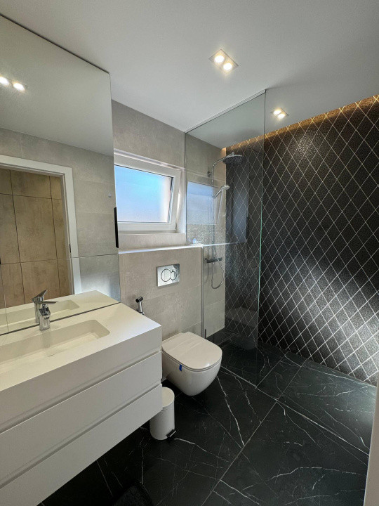 Apartament 2 camere 48 mp, cu 35 gradina, parcare, Subcetate