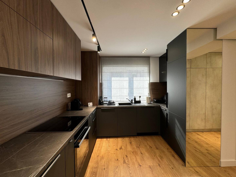 Apartament 2 camere 48 mp, cu 35 gradina, parcare, Subcetate