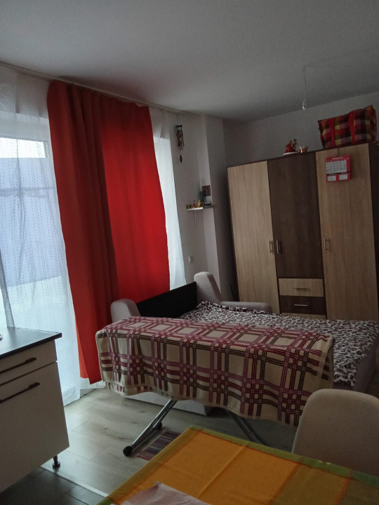 Apartament cu 2 camere, 38 mp, balcon, zona Razoare