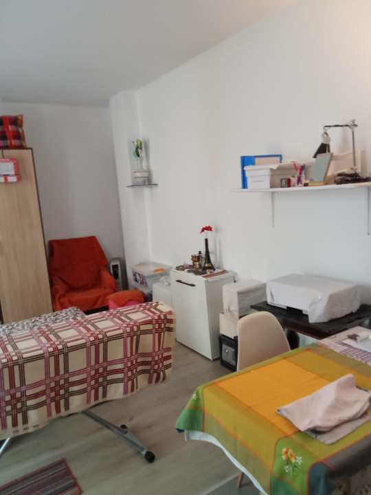 Apartament cu 2 camere, 38 mp, balcon, zona Razoare
