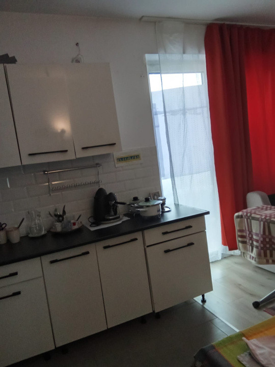 Apartament cu 2 camere, 38 mp, balcon, zona Razoare