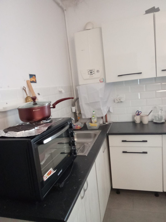 Apartament cu 2 camere, 38 mp, balcon, zona Razoare