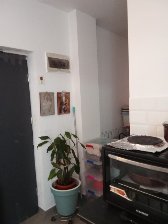Apartament cu 2 camere, 38 mp, balcon, zona Razoare