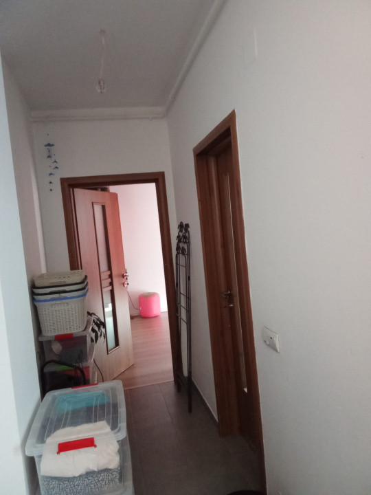 Apartament cu 2 camere, 38 mp, balcon, zona Razoare