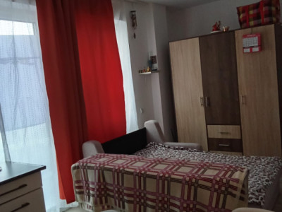Apartament cu 2 camere, 38 mp, balcon, zona Razoare
