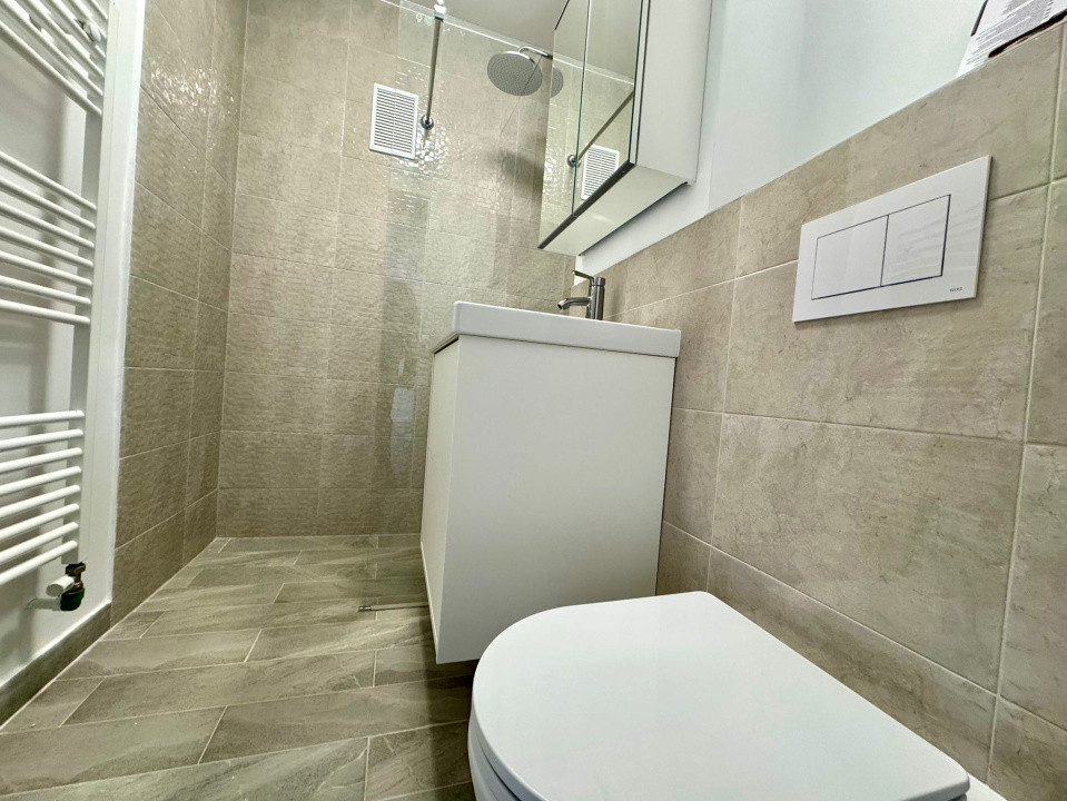 Apartament 2 camere, etaj intermediar, recent renovat, zona Albac