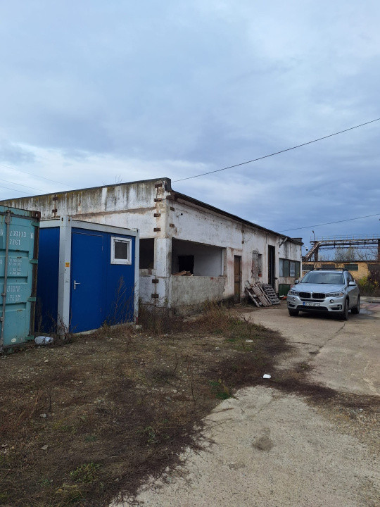 Hale de vanzare cu o suprafata totala de 5440 mp