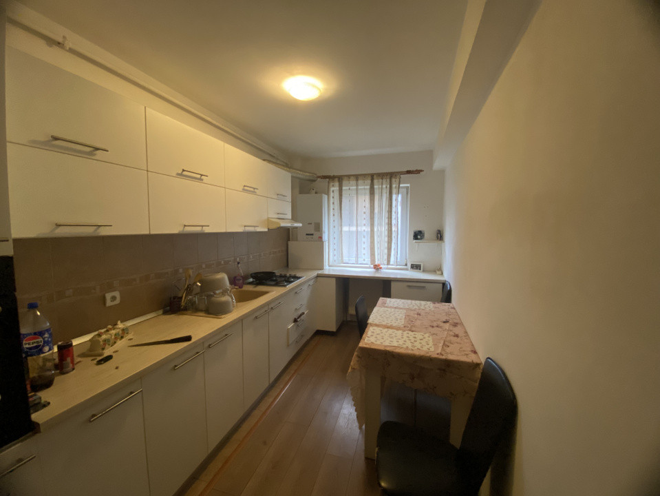Apartament de 2 camere , 37mp + Balcon, zona Ioan Rus