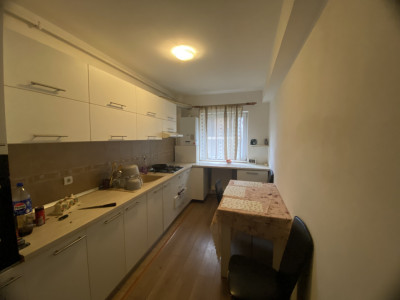 Apartament de 2 camere , 37mp + Balcon, zona Ioan Rus