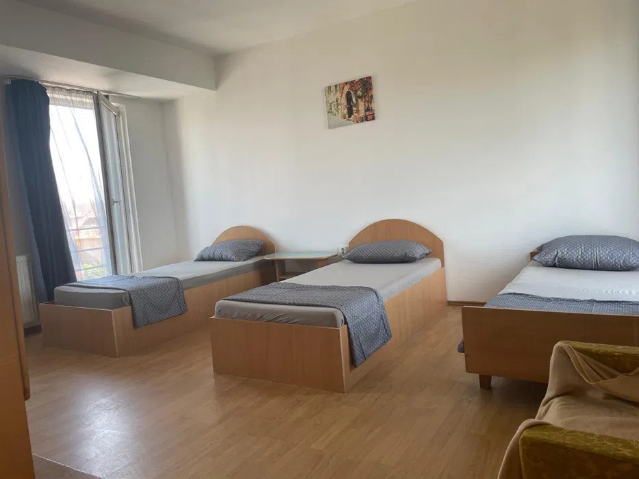 Apartament cu 3 camere, 70 mp, decomandat, etaj intermediar, parcare, zona Ira