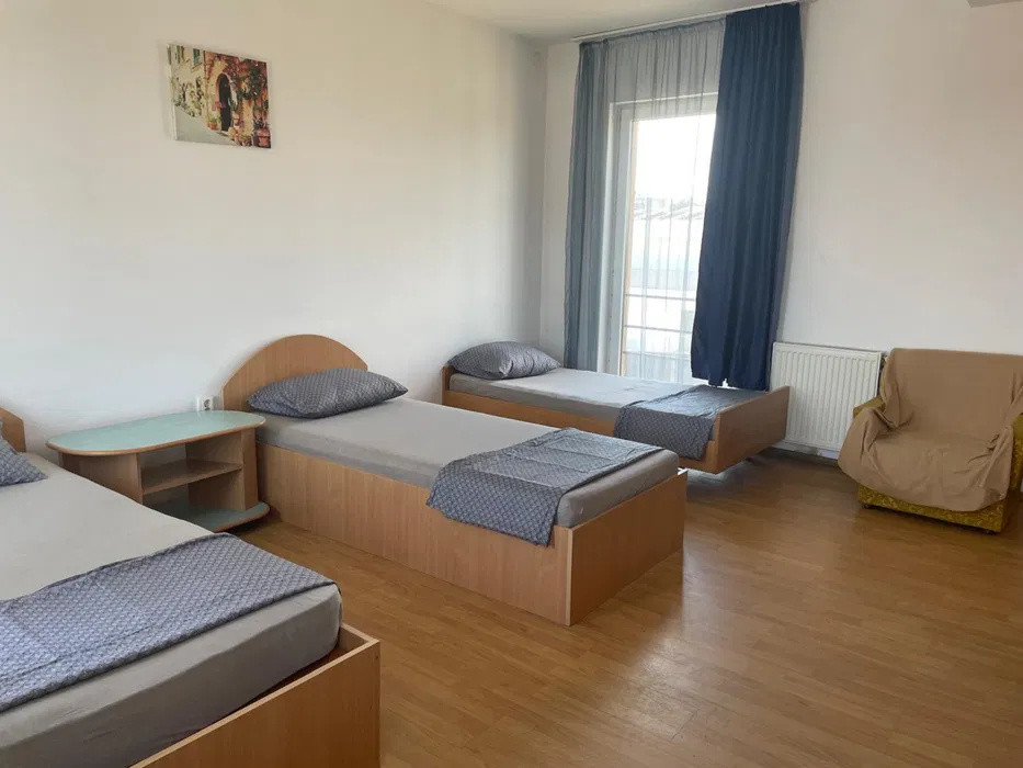 Apartament cu 3 camere, 70 mp, decomandat, etaj intermediar, parcare, zona Ira