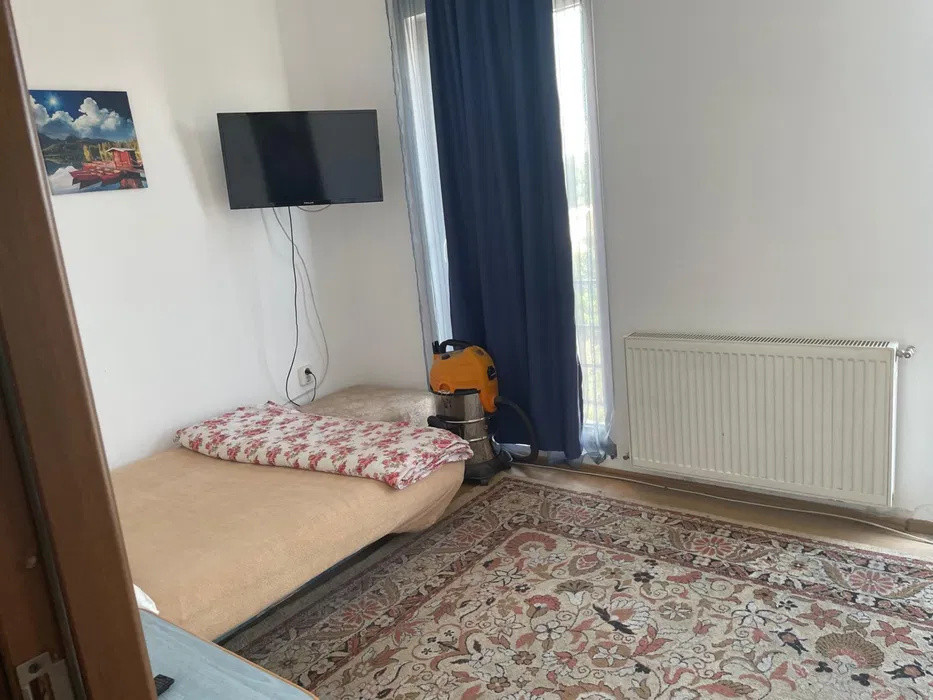 Apartament cu 3 camere, 70 mp, decomandat, etaj intermediar, parcare, zona Ira