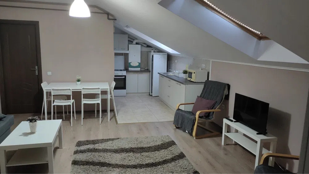 Apartament cu 2 camere, 56 mp, zona Florilor