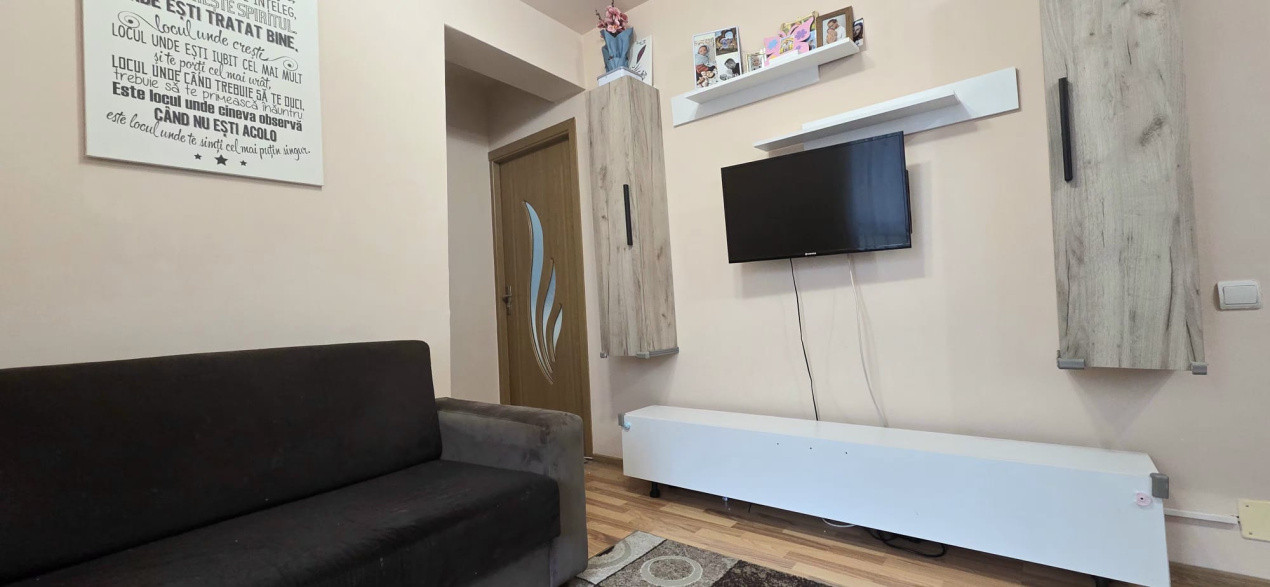 Apartament cu 3 camere, 43 mp, 2 balcoane, zona Eroilor