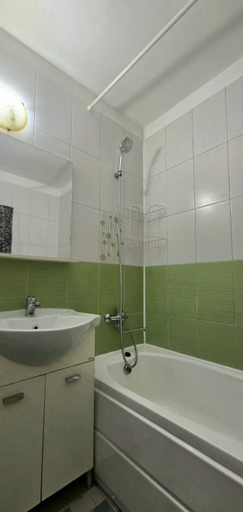 Apartament cu 3 camere, 43 mp, 2 balcoane, zona Eroilor