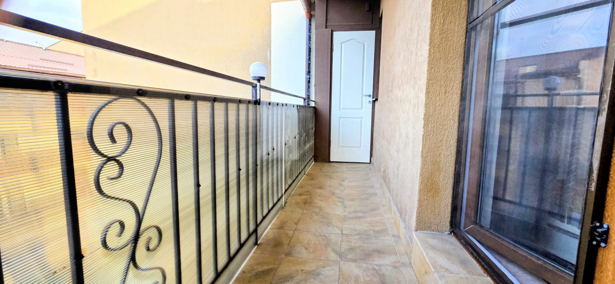 Apartament cu 3 camere, 43 mp, 2 balcoane, zona Eroilor