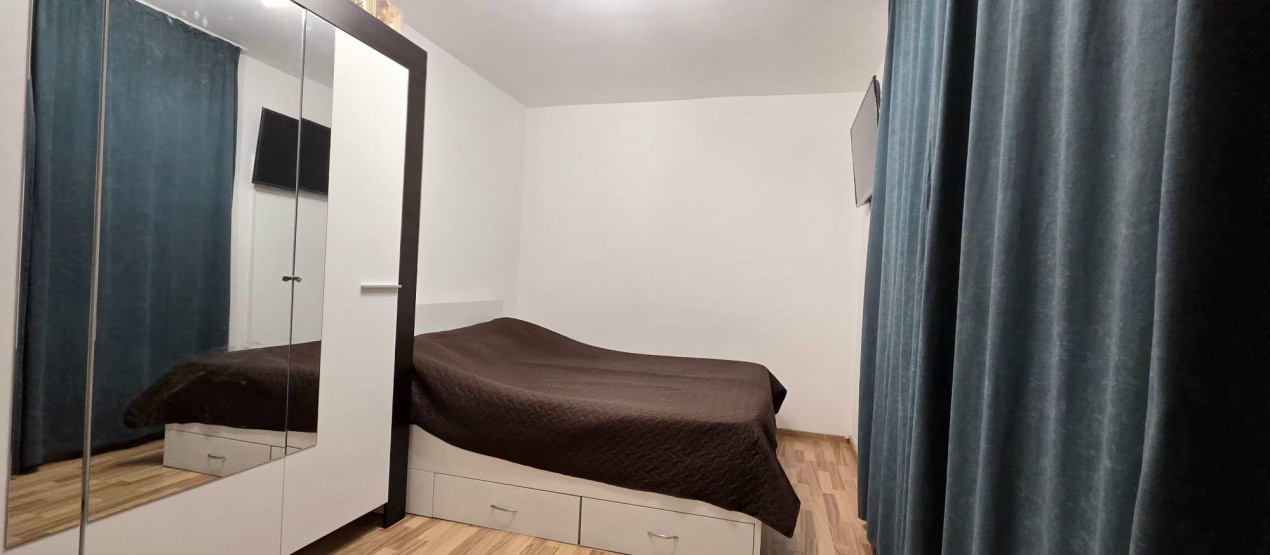 Apartament cu 3 camere, 43 mp, 2 balcoane, zona Eroilor