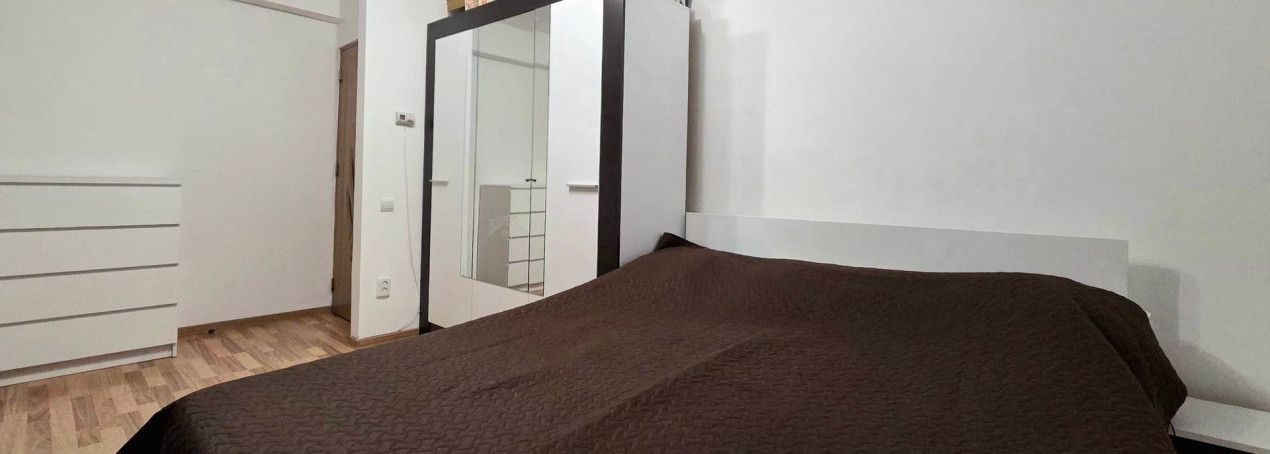 Apartament cu 3 camere, 43 mp, 2 balcoane, zona Eroilor