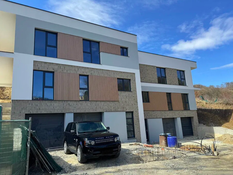 Duplex semifinisat 4 camere, 2 garaje,161 mp,teren liber 280 mp, Tauti