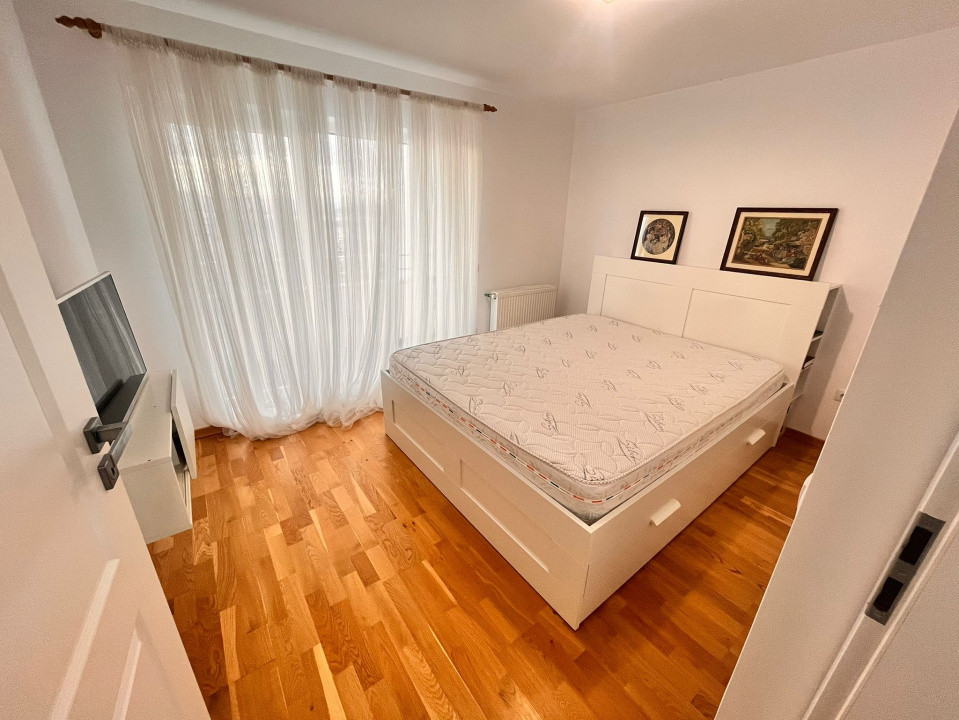 casa cu 4 camere,3 bai,3 terase,2 balcoane,1 garaj si 1 parcare,zona Apahida