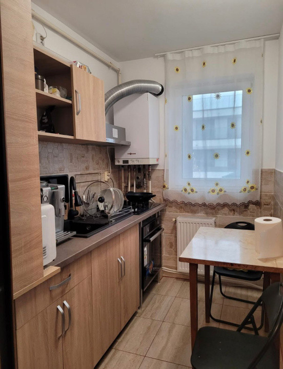 Apartament cu 2 camere decomnadate,etaj intermediar,zona Baciu