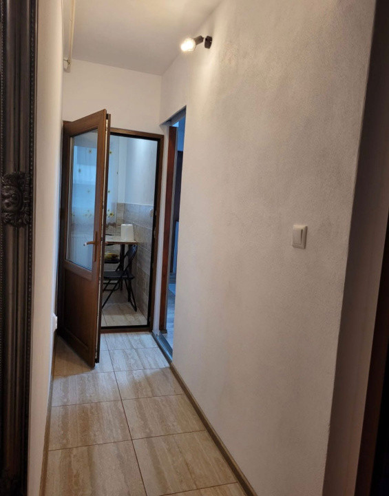 Apartament cu 2 camere decomnadate,etaj intermediar,zona Baciu