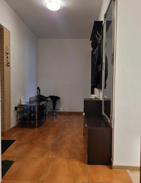 Apartament cu 2 camere decomnadate,etaj intermediar,zona Baciu