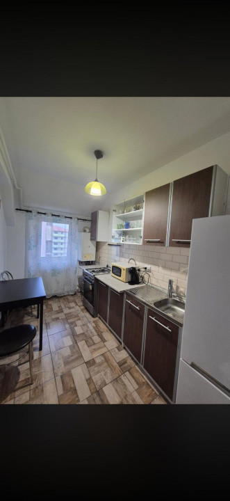 Apartament cu 1 camera,etaj intermediar,parcare cu CF, zona Porii