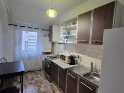 Apartament cu 1 camera,etaj intermediar,parcare cu CF, zona Porii