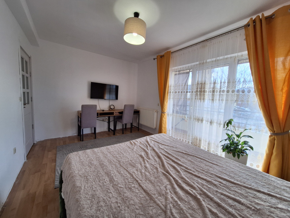 Apartament cu 2 camere, decomandat, 54,5 mp, 2 balcoane, zona Eroilor