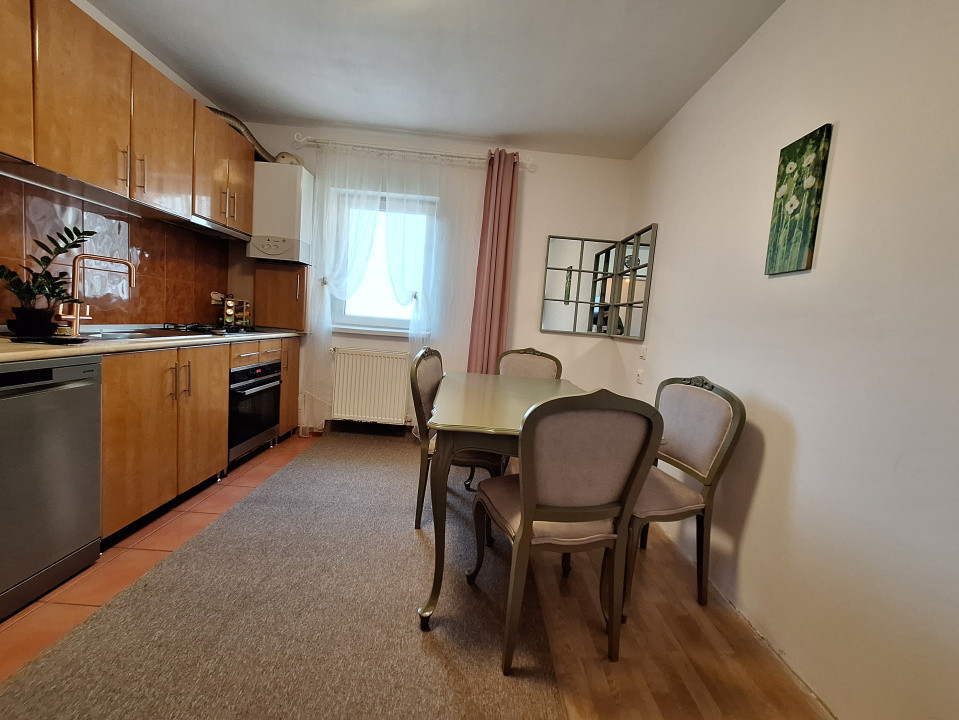 Apartament cu 2 camere, decomandat, 54,5 mp, 2 balcoane, zona Eroilor