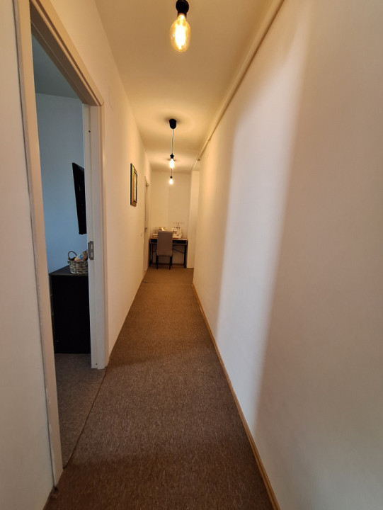 Apartament cu 2 camere, decomandat, 54,5 mp, 2 balcoane, zona Eroilor