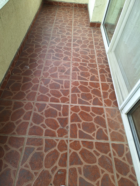 Apartament cu 2 camere, decomandat, 54,5 mp, 2 balcoane, zona Eroilor