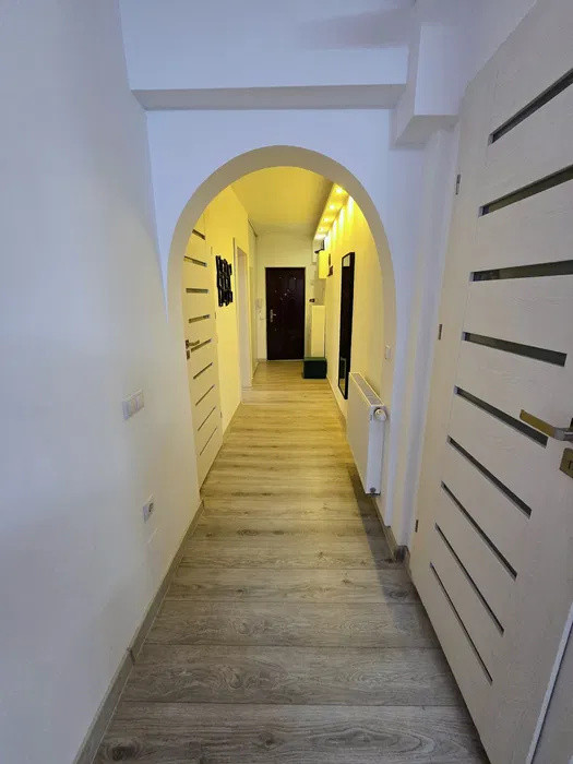 Apartament cu 3 camere, 78 mp, 2 parcari, zona Stadionului