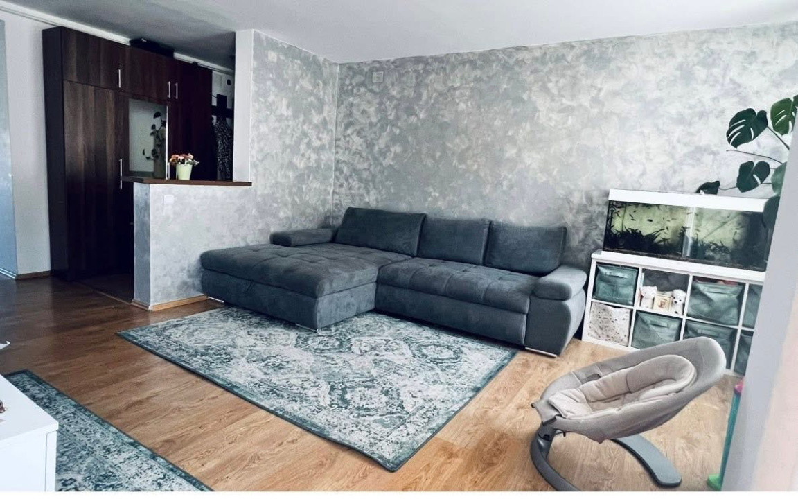 Apartament 3 camere , etaj intermediar , zona Eroilor 