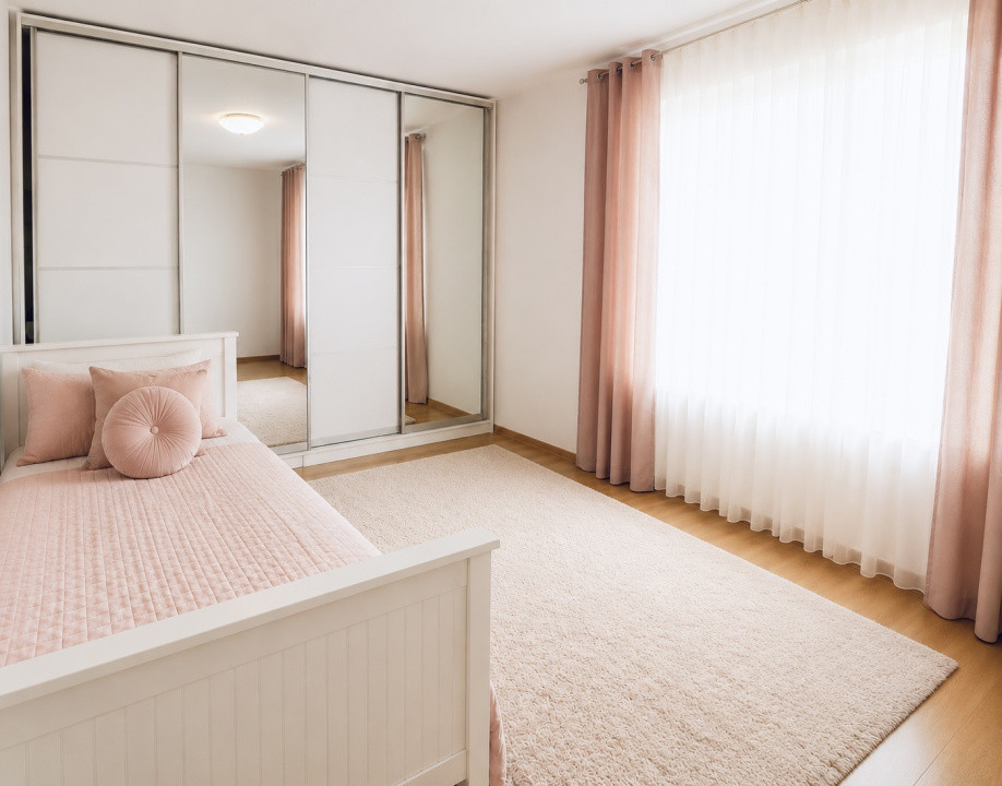 Apartament 3 camere,parcare,etaj intermediar,zona Eroilor 