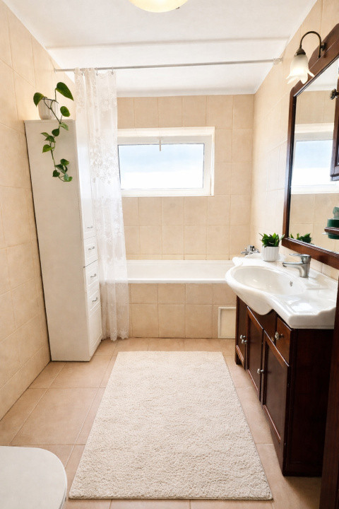 Apartament 3 camere,parcare,etaj intermediar,zona Eroilor 