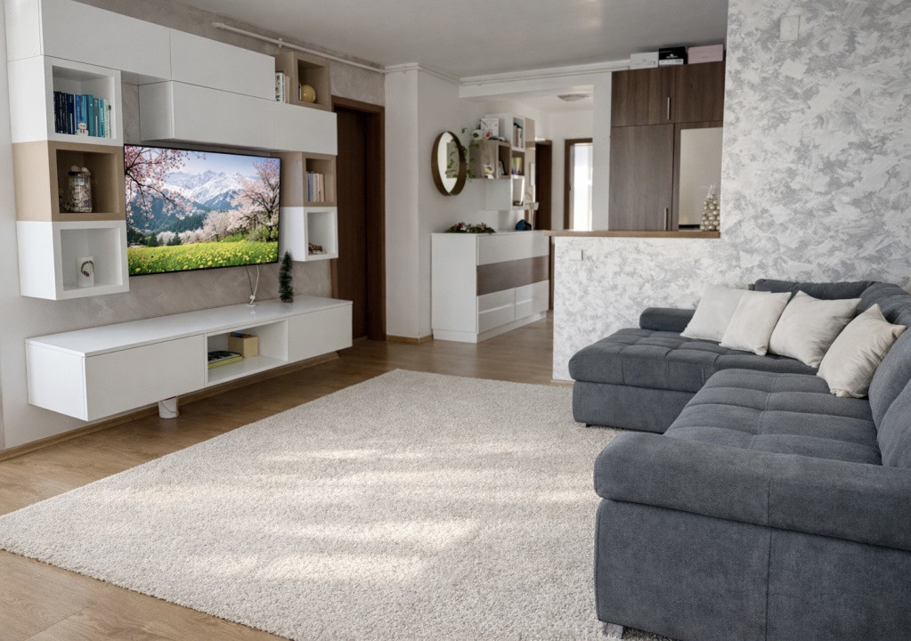 Apartament 3 camere,parcare,etaj intermediar,zona Eroilor 