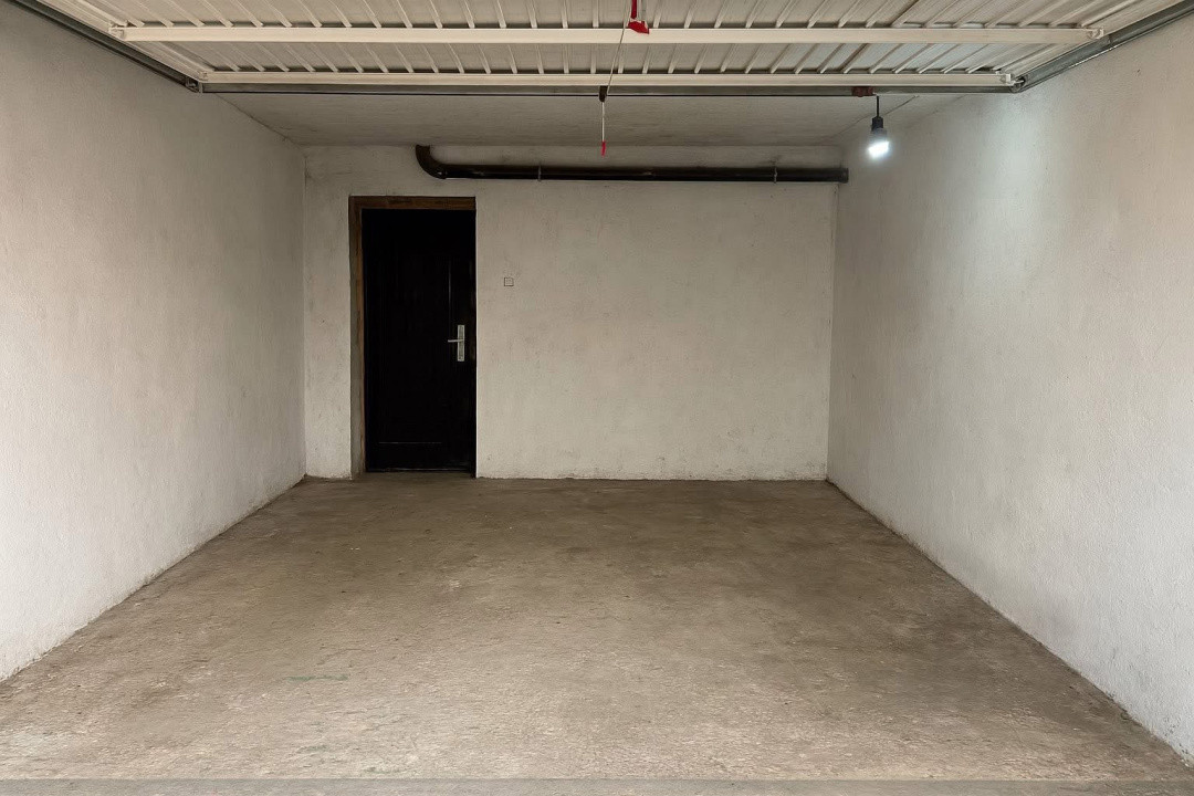 Apartament 3 camere,parcare,etaj intermediar,zona Eroilor 