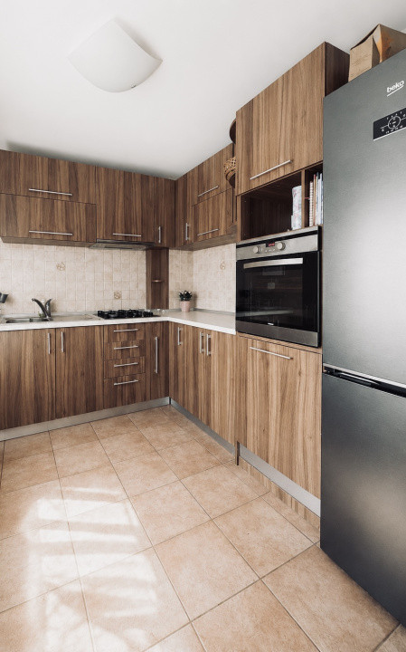 Apartament 3 camere,parcare,etaj intermediar,zona Eroilor 