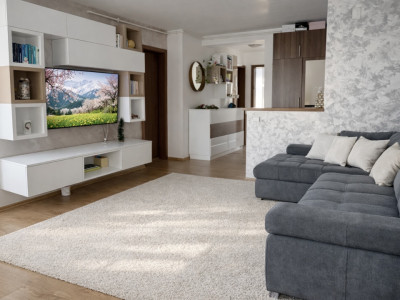 Apartament 3 camere,parcare, etaj intermediar,zona Eroilor 