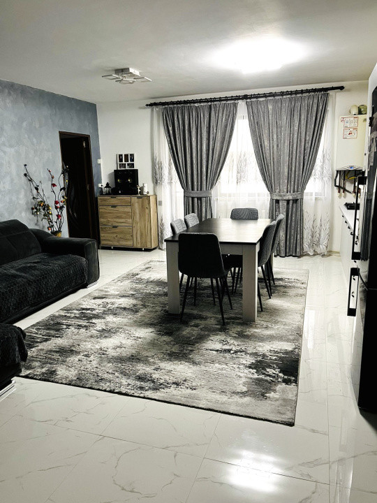 Apartament 53 mp utili +12 mp terasa,parcare ,zona Eroilor 