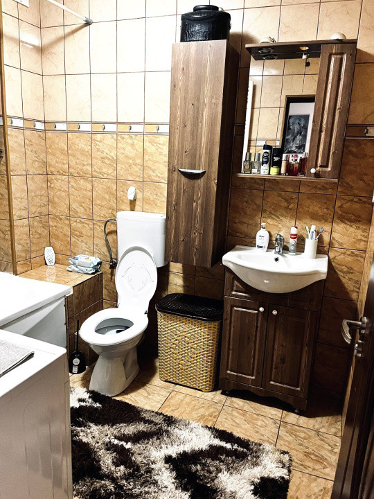 Apartament 53 mp utili +12 mp terasa,parcare ,zona Eroilor 